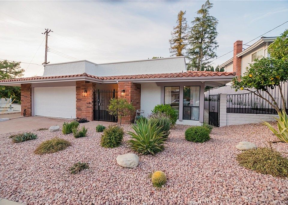 22677 Cavalier St, Woodland Hills, CA 91364 Zillow