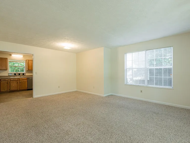 1560 Pheasants Glen Dr — Photo 46