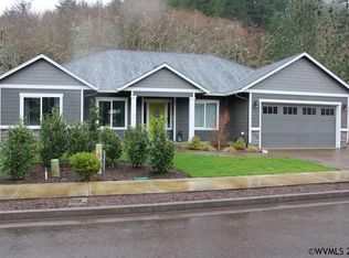 163 S 10th Ave, Sweet Home, OR 97386
