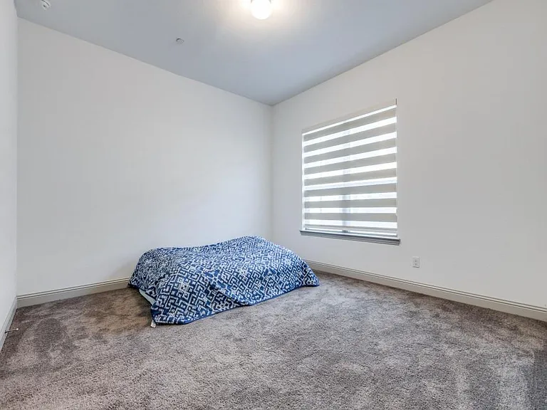 8126 Foraker St — Photo 10