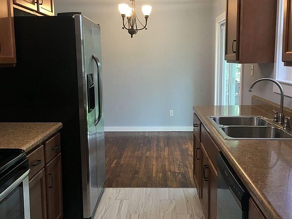4th image of 1002 Lake Terrace Ave