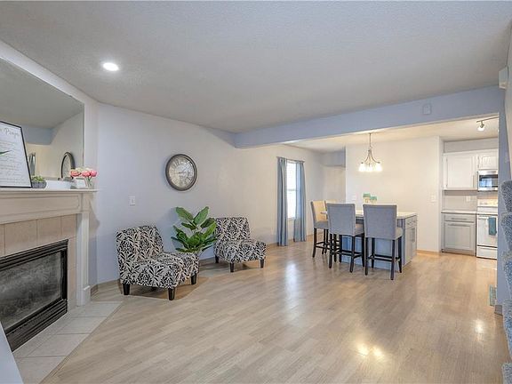 5th image of 1407 SE Norwood Dr