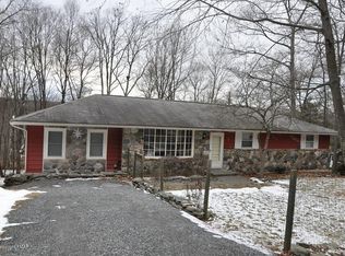 136 Lookout Ct, Henryville, PA
