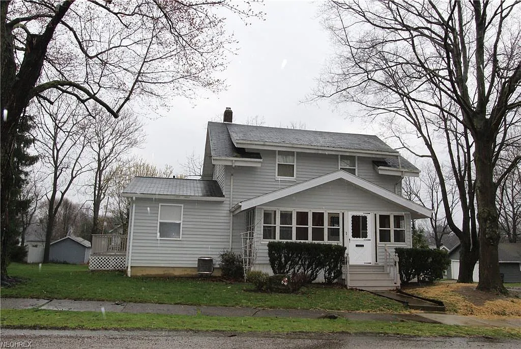 334 Glenn St photo 1
