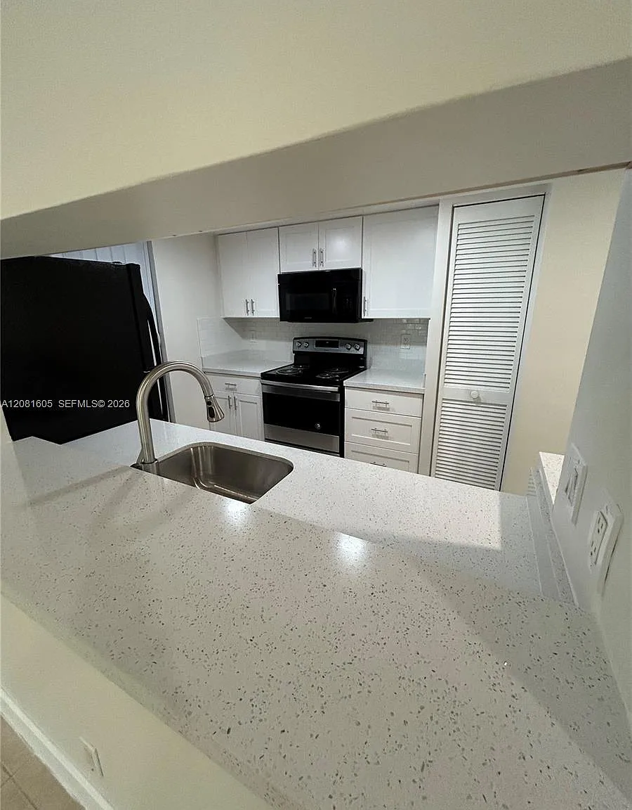 Citation Way Condo — Photo 2
