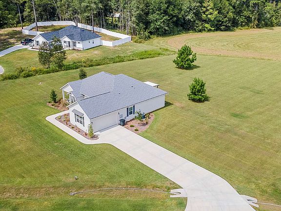 5th image of 374 SW Nightshade Dr