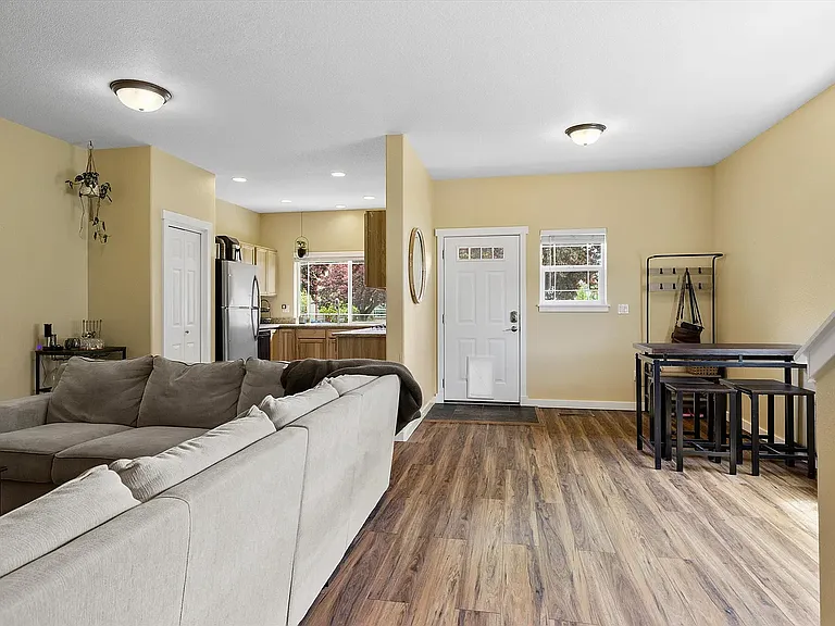 62041 NE Nates Pl — Photo 2