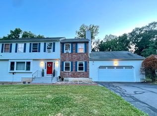 25 Michael Dr, Farmington, CT 06032