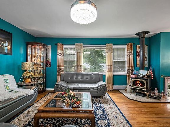 5th image of 95 Hillside Ave