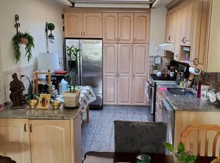 42-00 212th St, Bayside, NY 11361