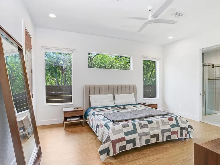 1326 W Fig St — Photo 20