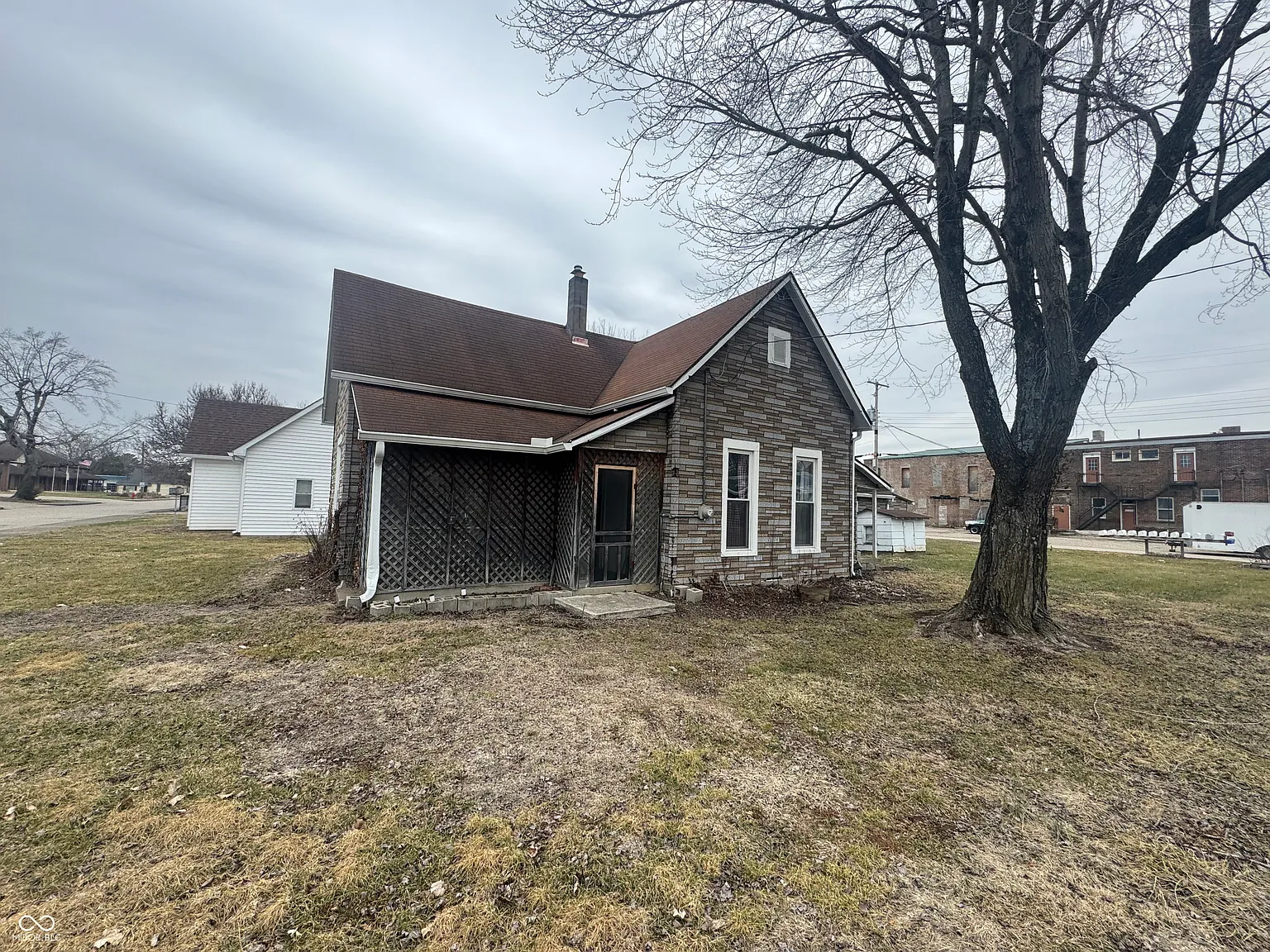 20 W Elm St photo 1