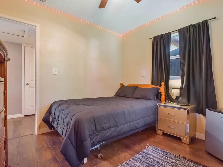 1226 Dewey Ave — Photo 16