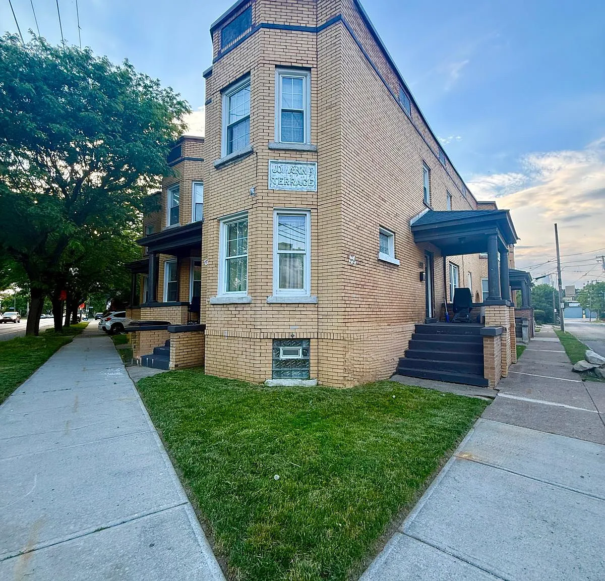 3 bed, 1600 sqft, $1,895 — Photo 4
