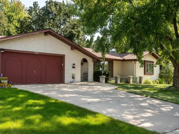 1025 Chapin Ln, Stoughton, WI 53589