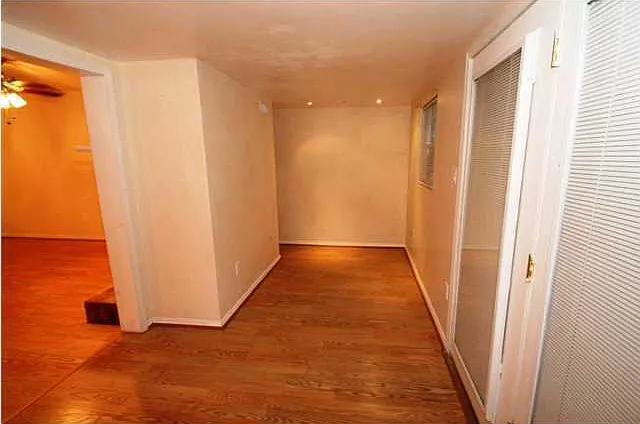 6028 Sussex Dr — Photo 11