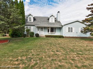 1206 S Swegles St, Saint Johns, MI 48879