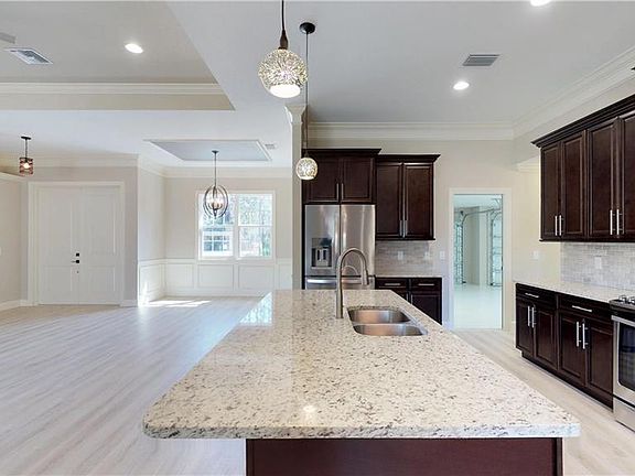 5th image of 5638 Jericho Ave