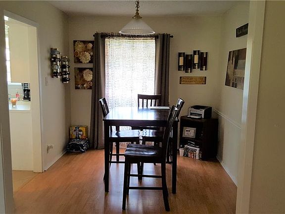 4th image of 1402 Greenwich Dr