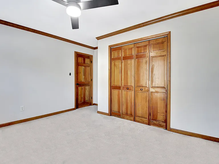 401 Tenterden Curv — Photo 31