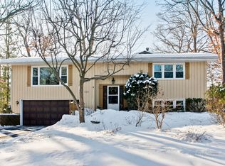 245 Kohl Ave, Lake Bluff, IL 60044