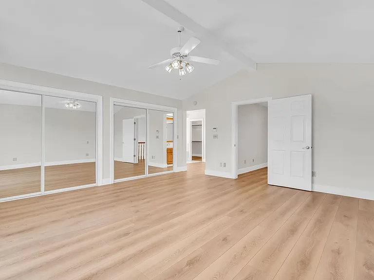 5650 Edgeview Dr — Photo 46