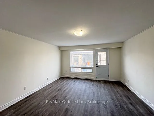 172 Queen St #5 — Photo 6