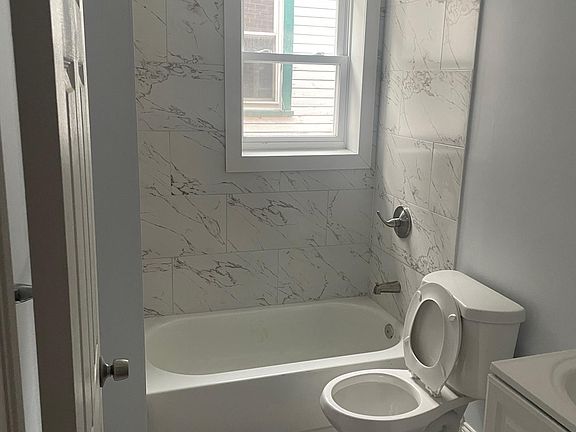 5th image of 35 William St Floor 2