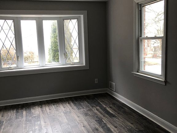 3rd image of 3121 Garden Ave