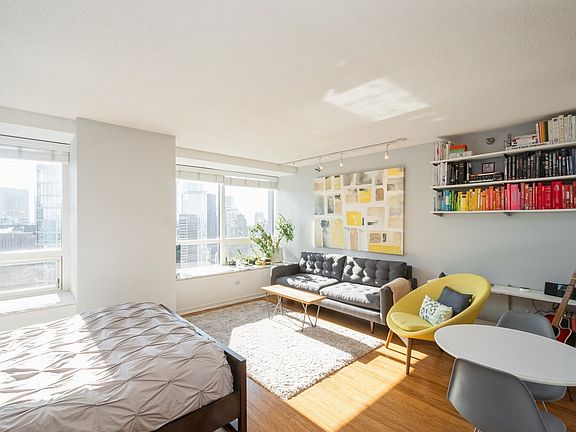 4th image of 512 N McClurg Ct APT 4208