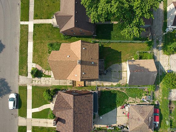 4th image of 14311 Forrer St