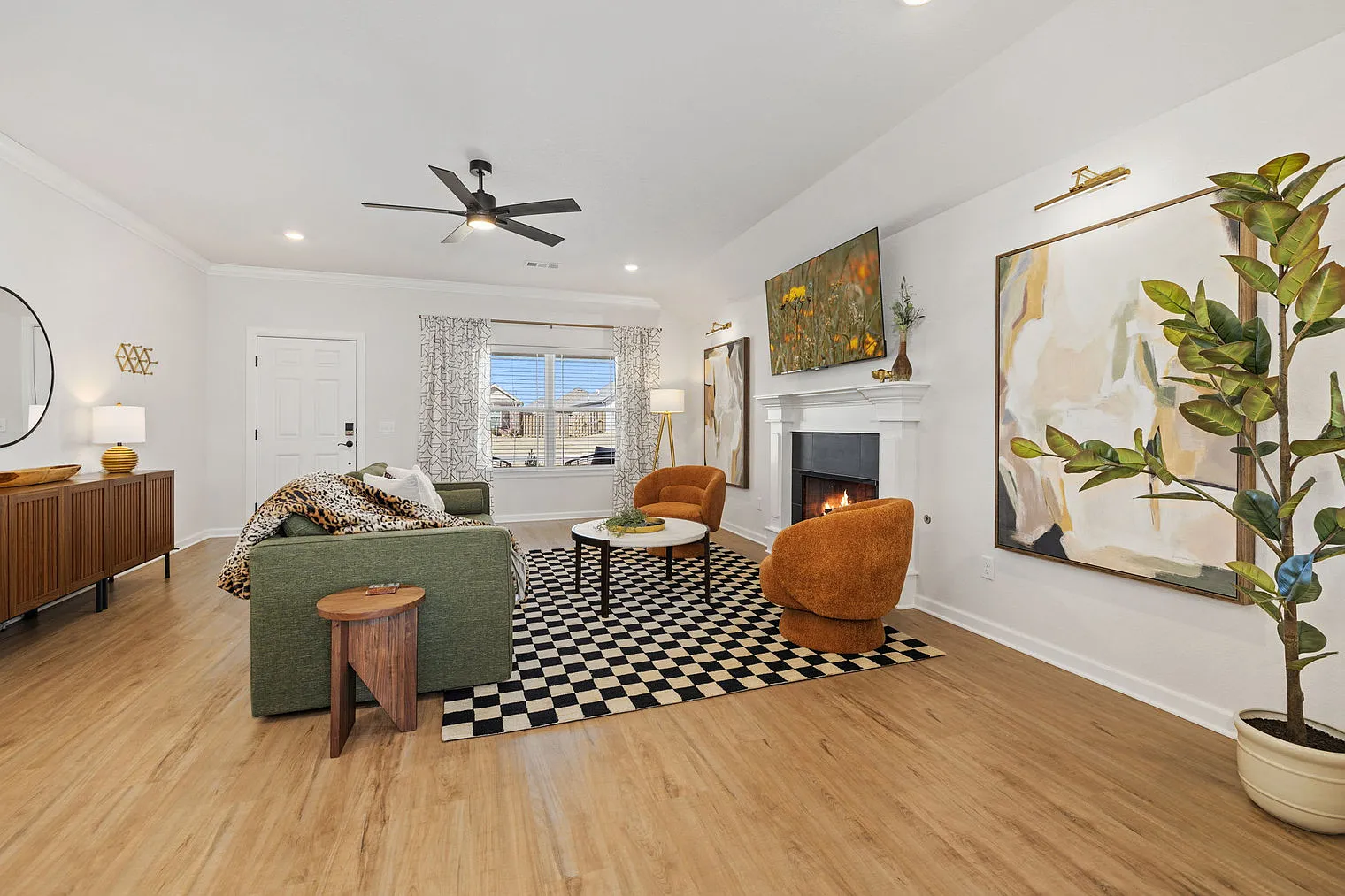 3 bed, 2.0 bath, 1431 sqft, $5,122 — Photo 1