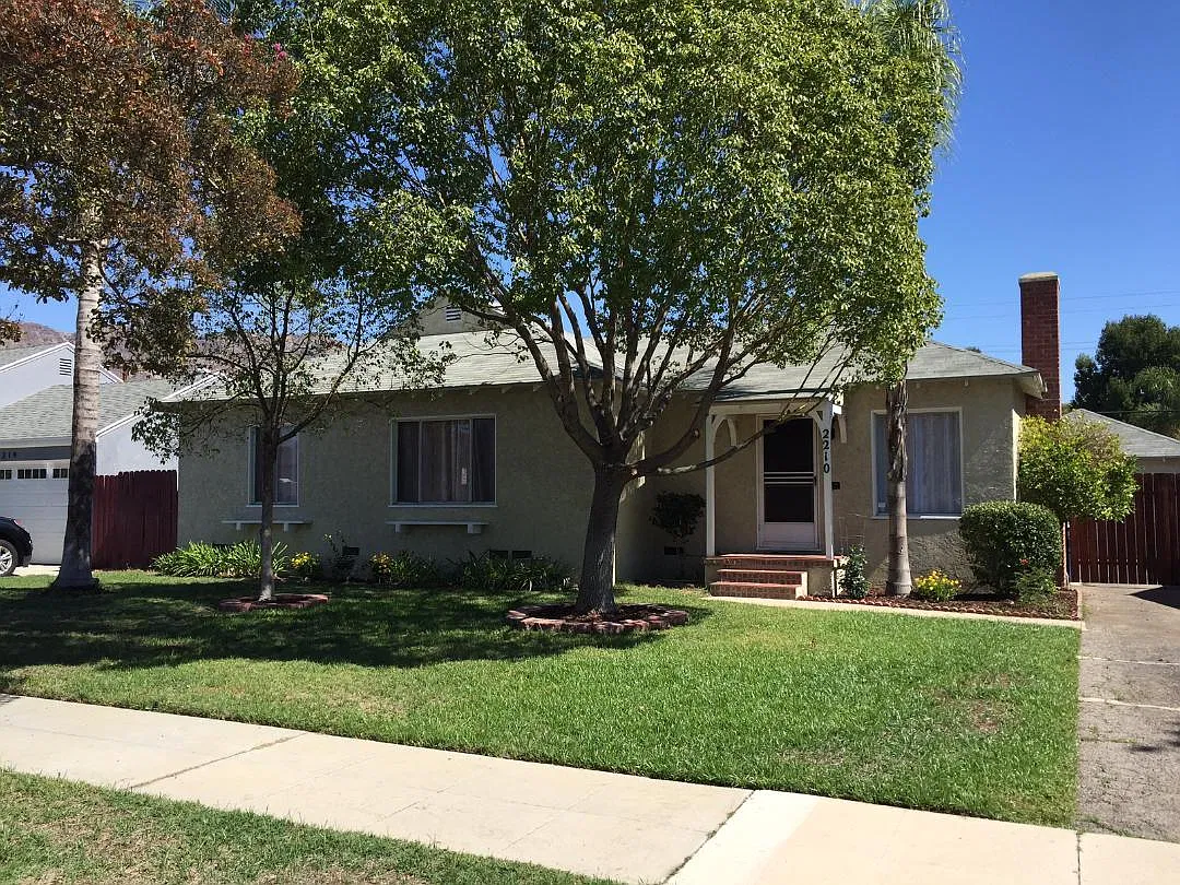 N Keystone St, Burbank — Photo 2