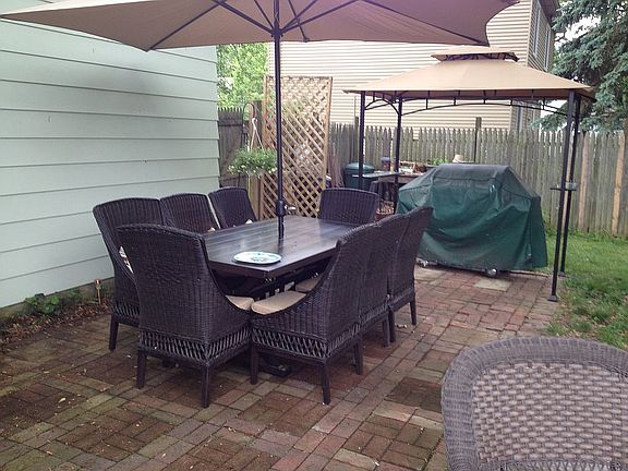2nd image of 302 Oak Hill Dr