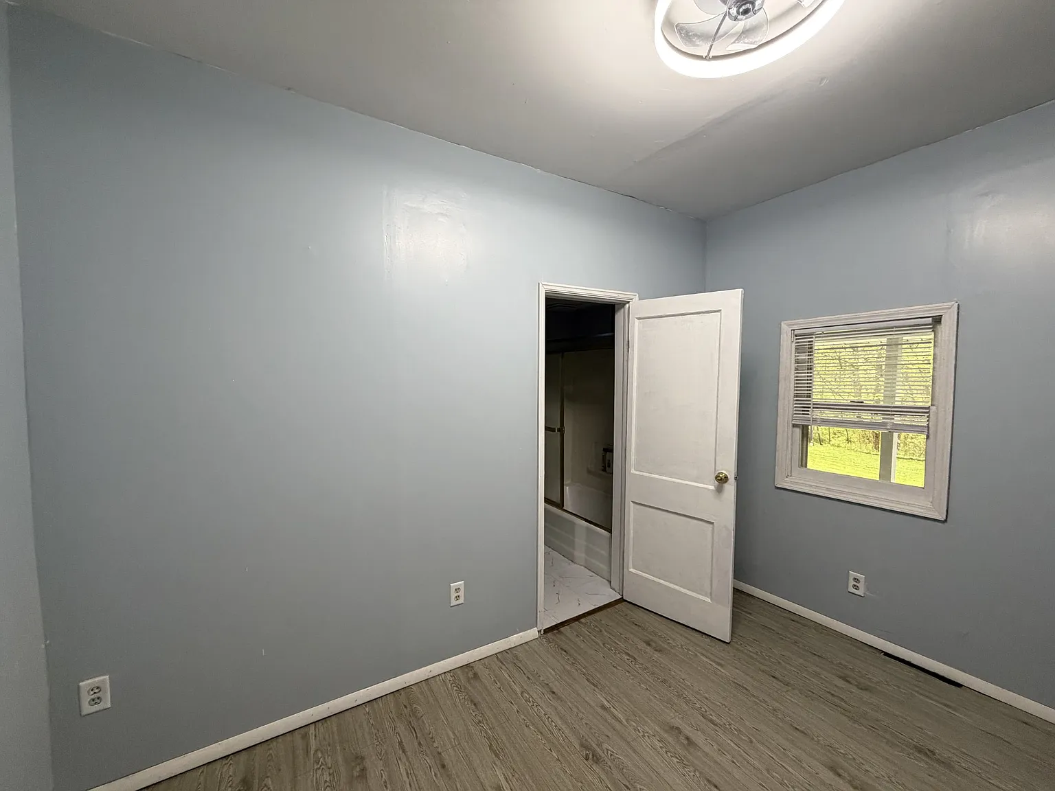 2 bed, $900 — Photo 3