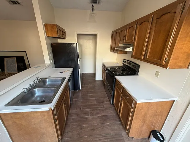 8019 Summa Ave #C — Photo 3