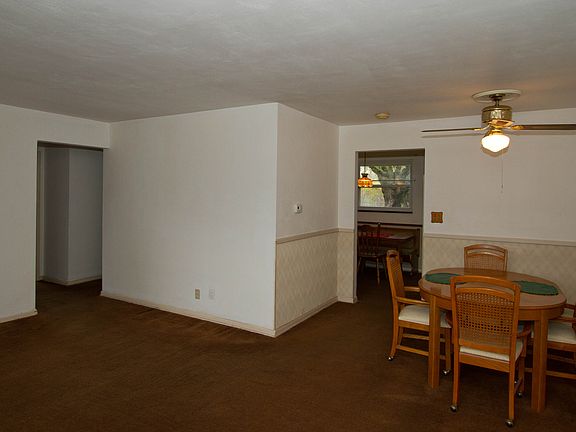 3rd image of 2301 Candlewood Dr