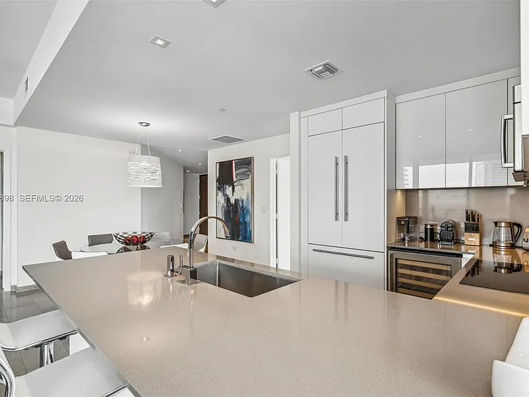 88 SW 7th St #2111 — Photo 5