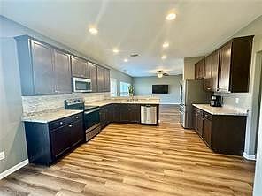 5th image of 44 Crabapple Ln