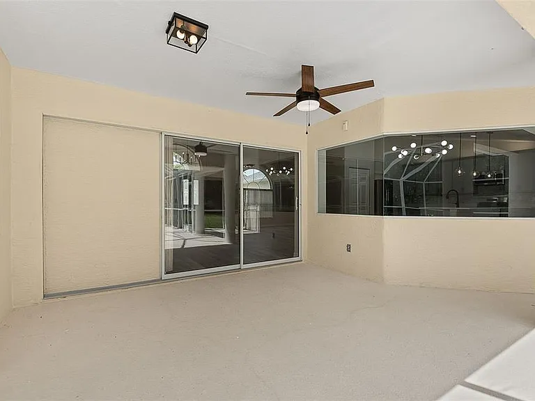 14 Colechester Ln — Photo 40