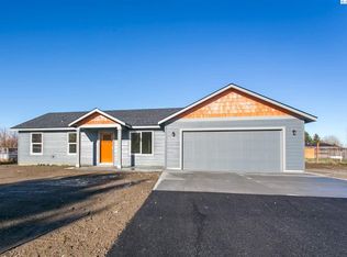 3202 Windy Ln, Benton City, WA 99320