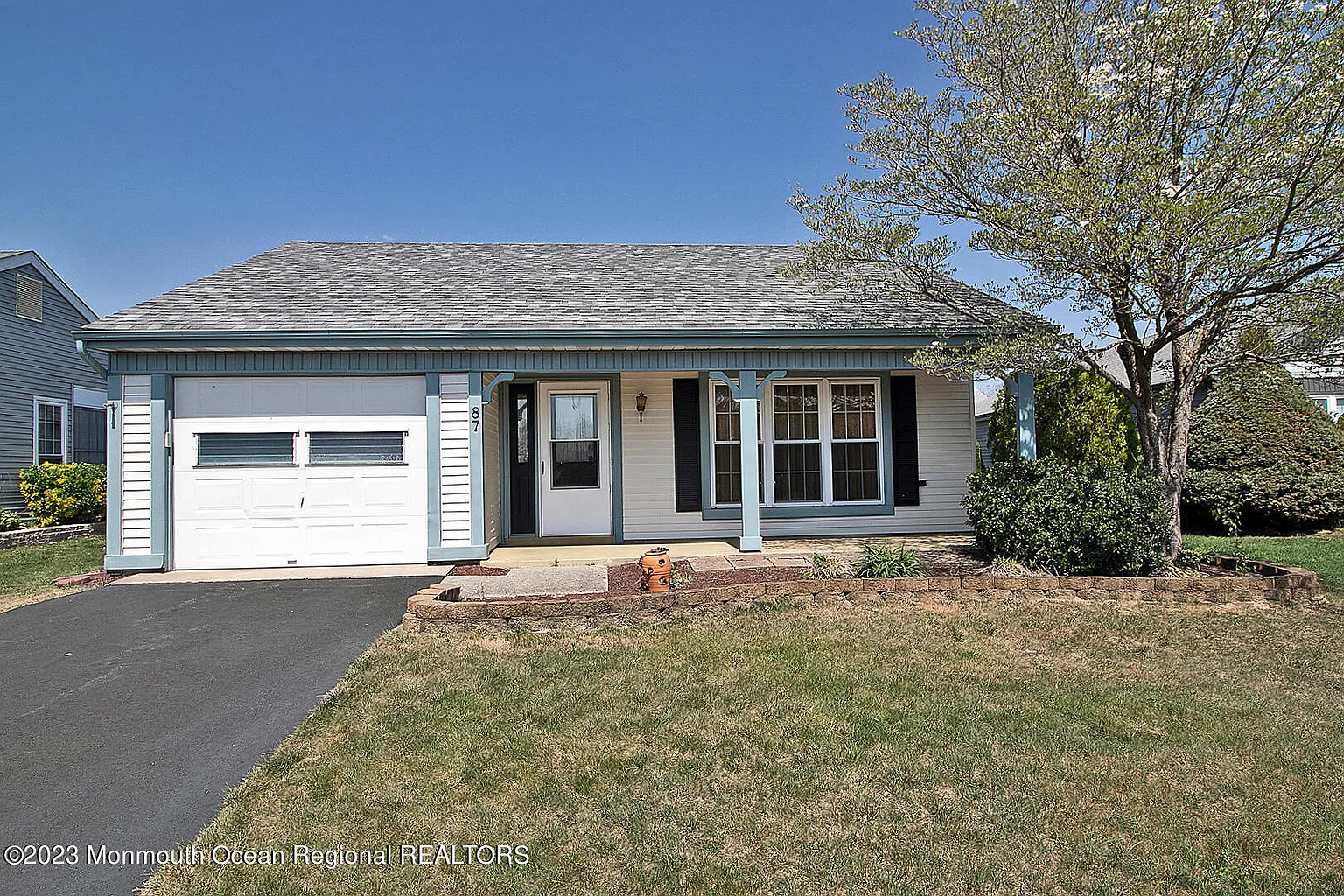 87 Mansfield Avenue photo 1
