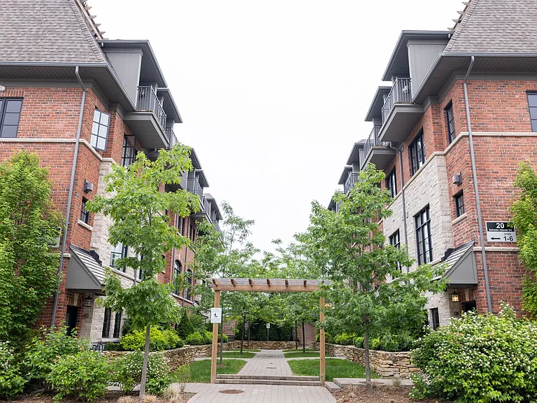 1145 Ossington Ave — Photo 30