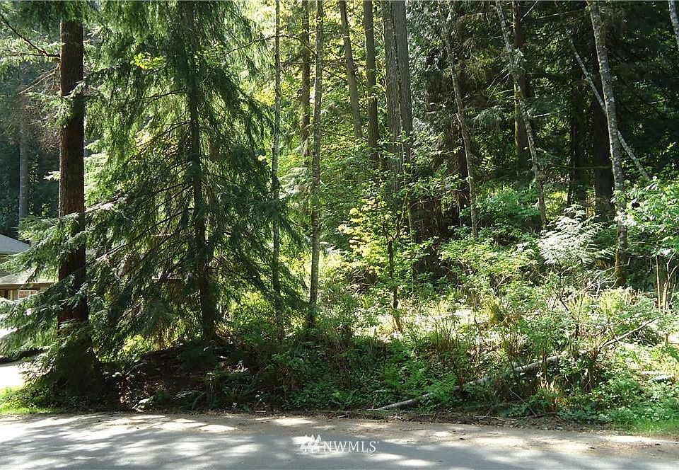 1st image of 74 Lake Louise Dr