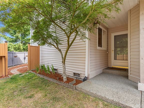 3rd image of 11 87th Ave NE #A