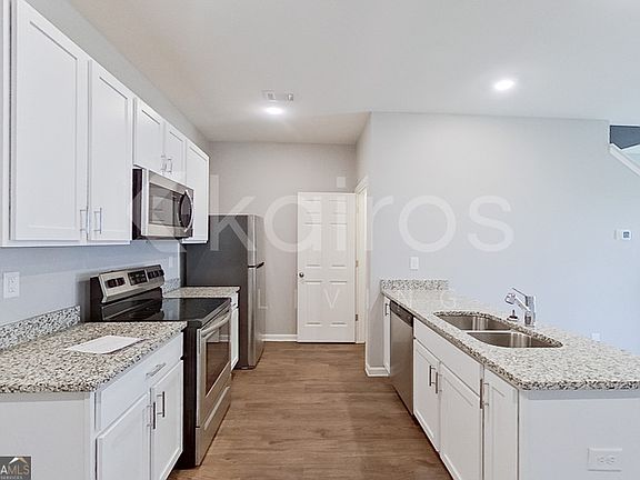 2nd image of 221 Long Island Dr