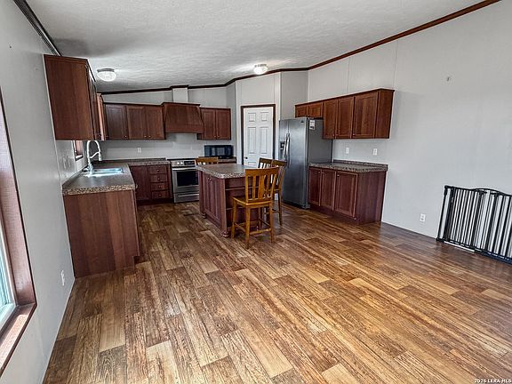 5th image of 2462 Chase Road