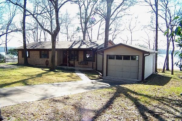 1st image of 380 Island Dr