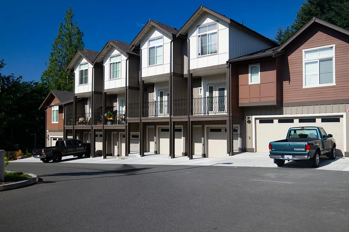 Floor plan 3 Bed Townhome