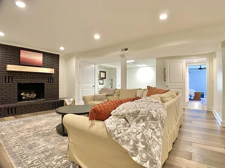 423 Rivermont Dr — Photo 39